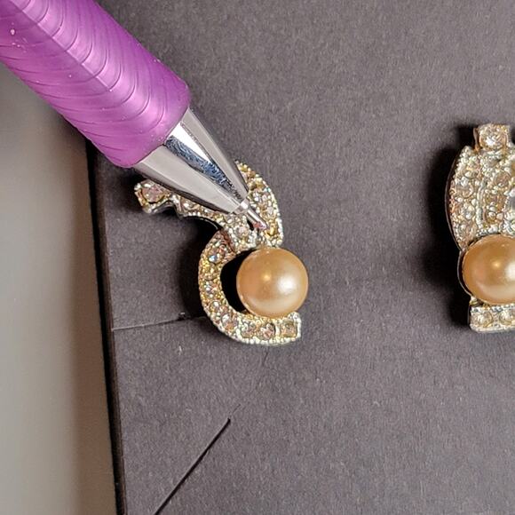 Vintage Japan Rhinestone Cream Pearl Clip-On Earrings Silver Tone Rhinestones - Picture 5 of 13